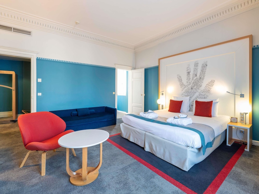 PREMIUM, PRIVILEGE, MULTIPLE BEDS