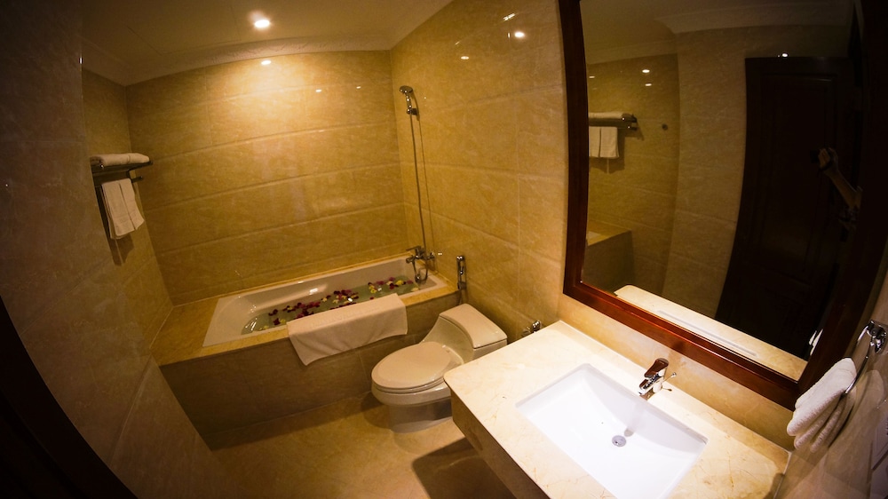 Nha Trang Palace Hotel 65/66