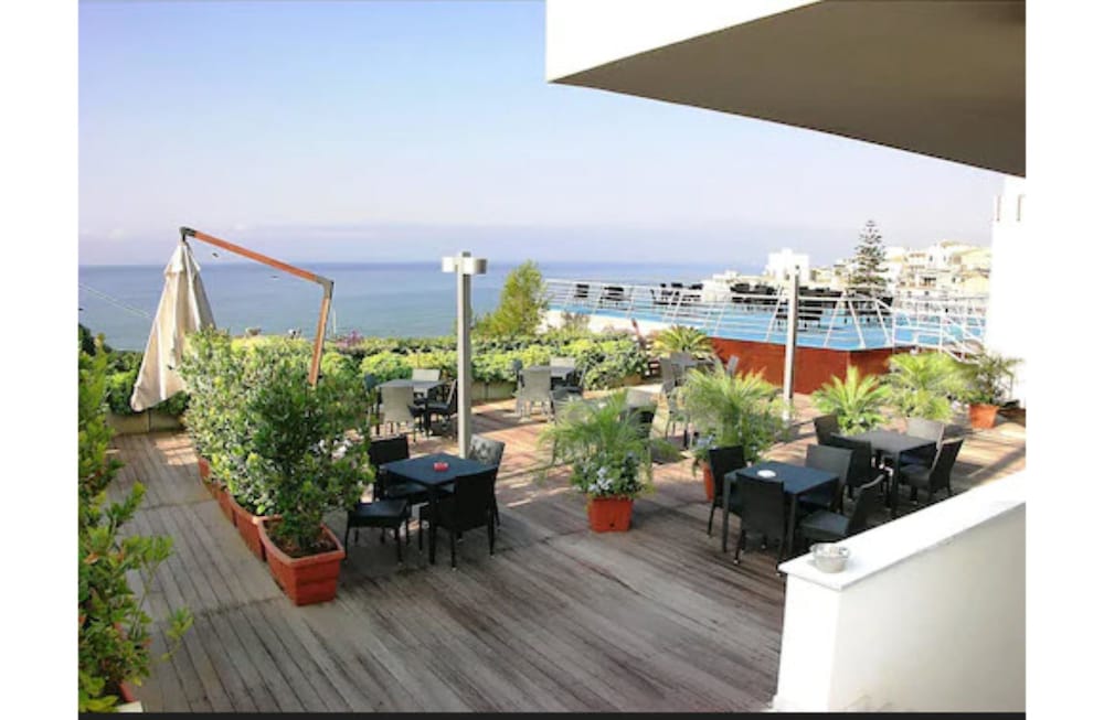 Hotel Admeto 6/32