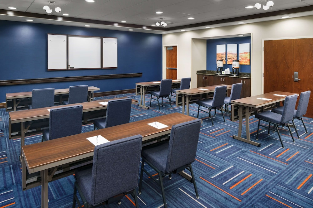 Hampton Inn & Suites Thousand Oaks 50/58
