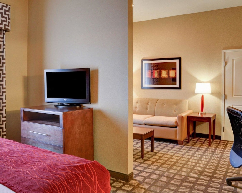 Comfort Inn and Suites Fort Smith I-540 12/47