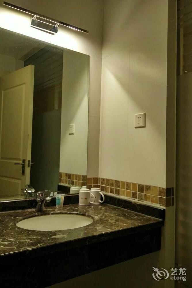 Atour Hotel (Shanghai Hongqiao National Exhibition Center, Beixinjing Metro Station) 50/50