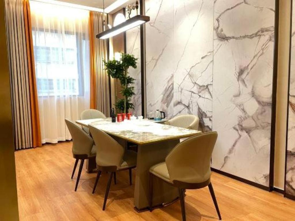 Chaozhou Hotel 33/49