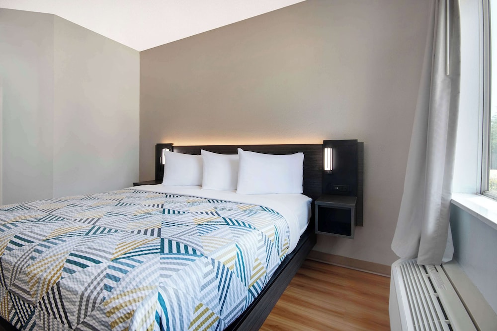 STANDARD, KING BED, ACCESSIBLE