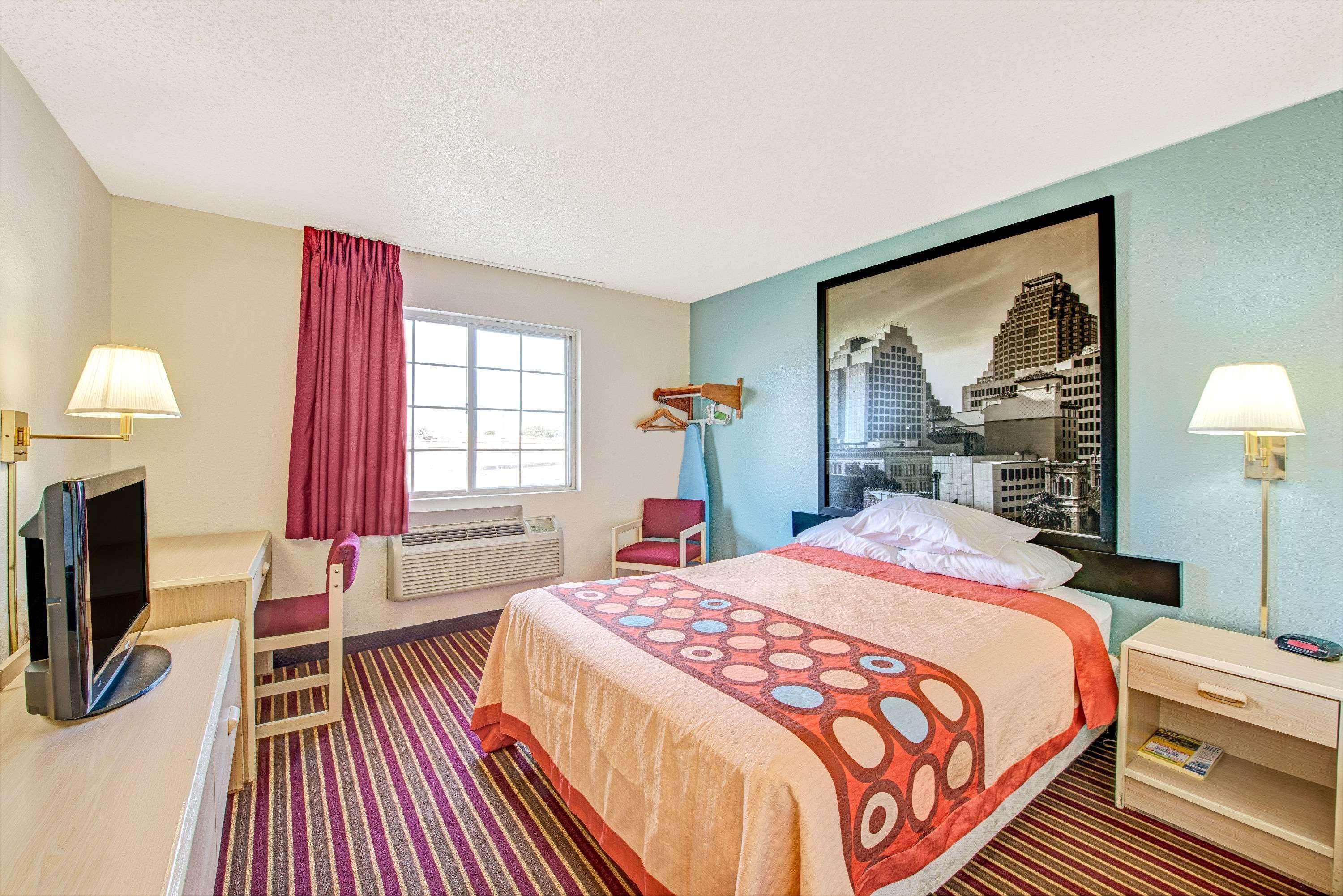 Room, Queen Bed, Smoking