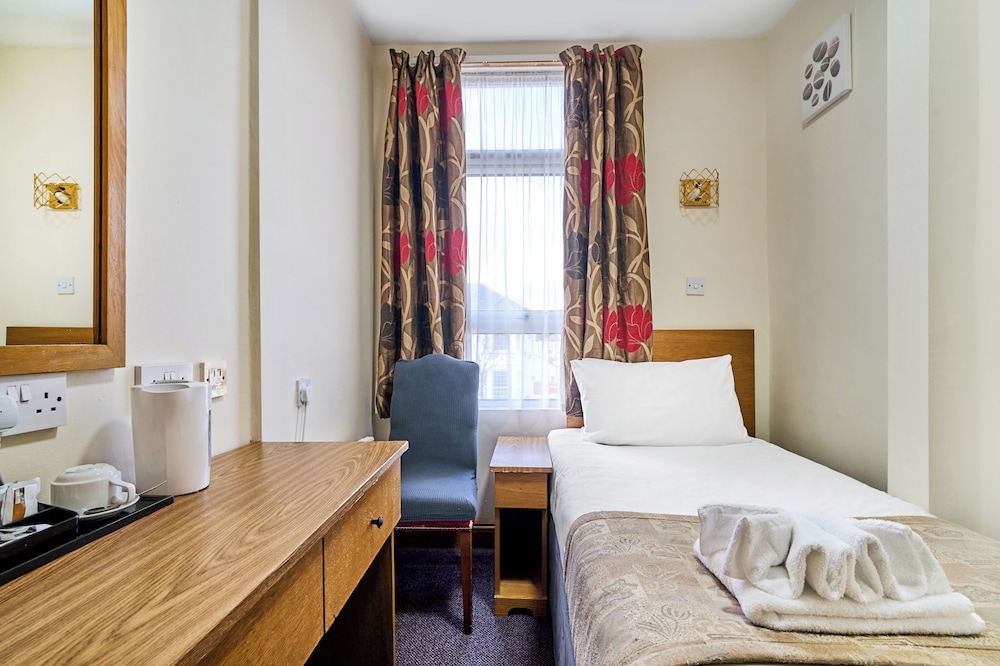 Britannia Inn Hotel Ilford 31/64