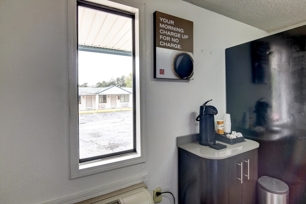 Motel6 Atlanta Airport - Union City 24/41