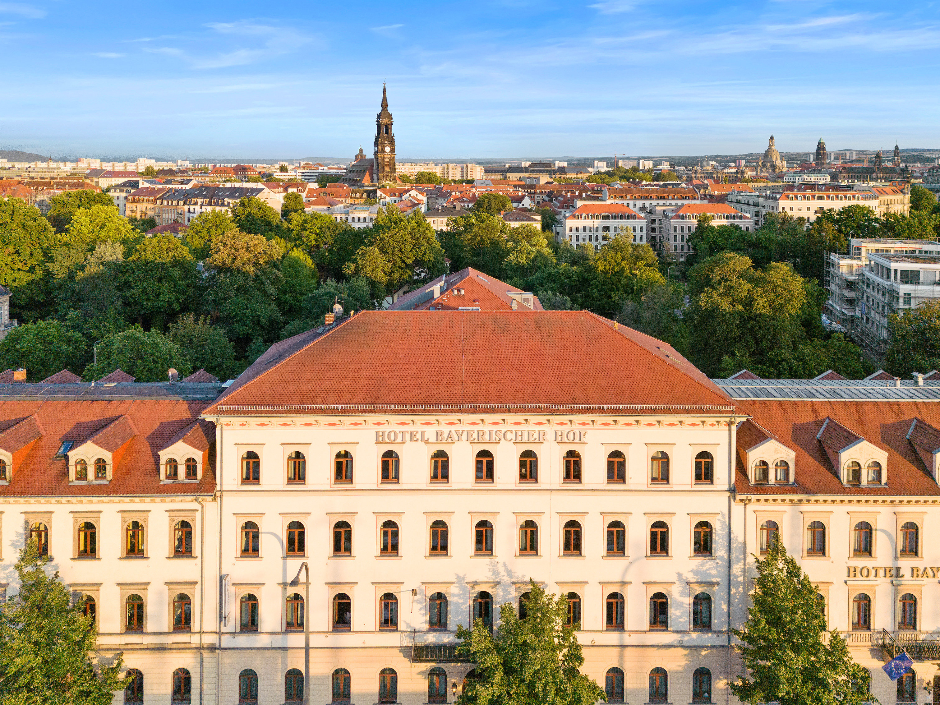Bayerischer Hof Dresden 76/76