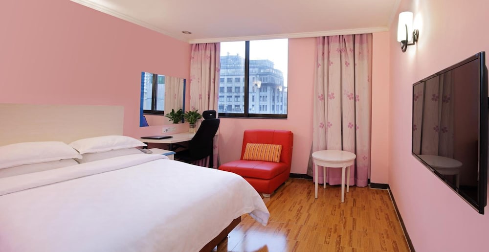 LN White House Hotel 28/48