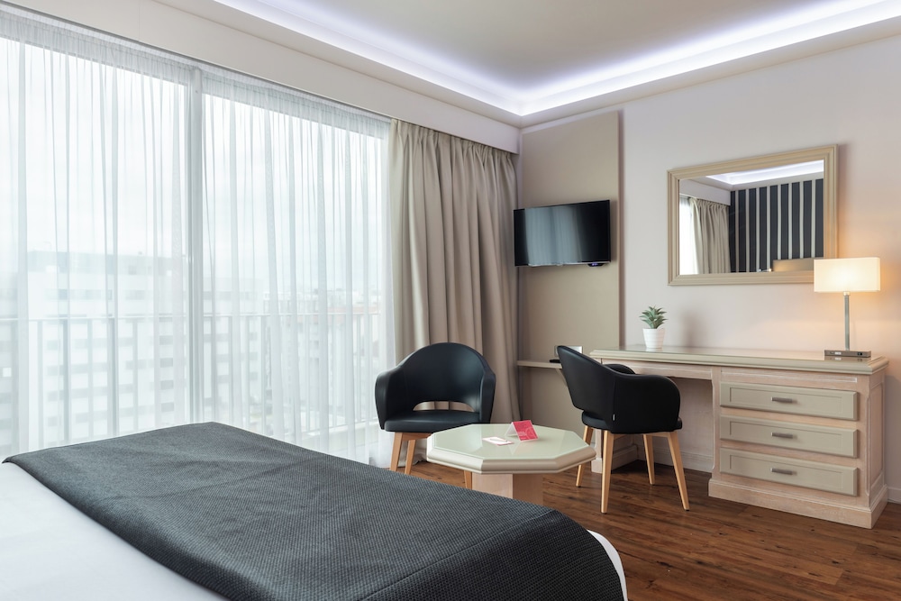 Hotel Charlemagne by Happyculture 31/67