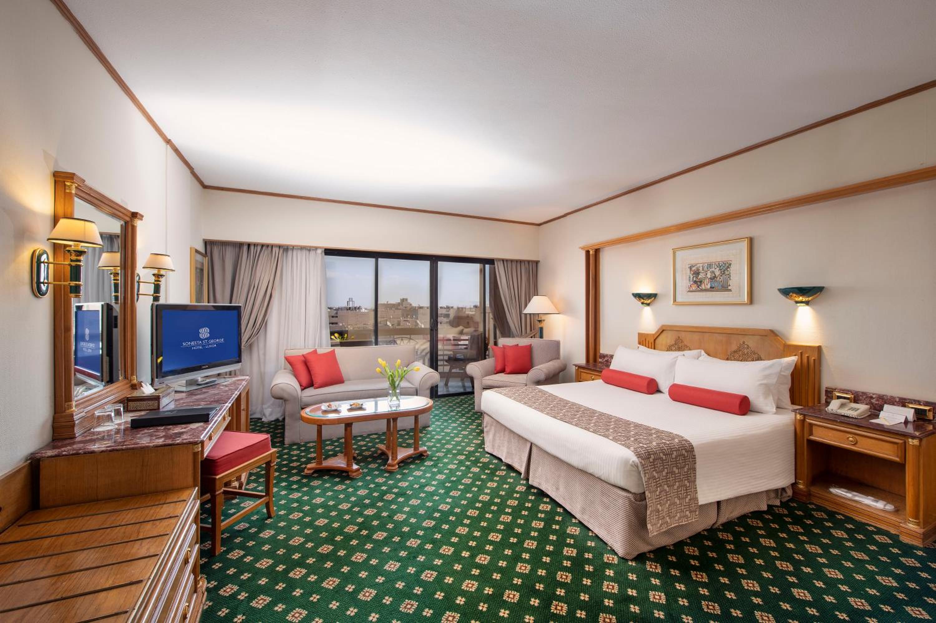 Junior Suite, Twin Beds, City Side, River View