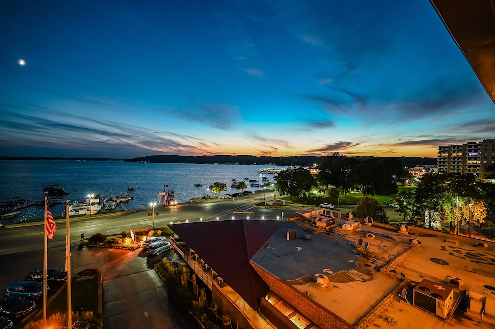 Harbor Shores on Lake Geneva 41/50