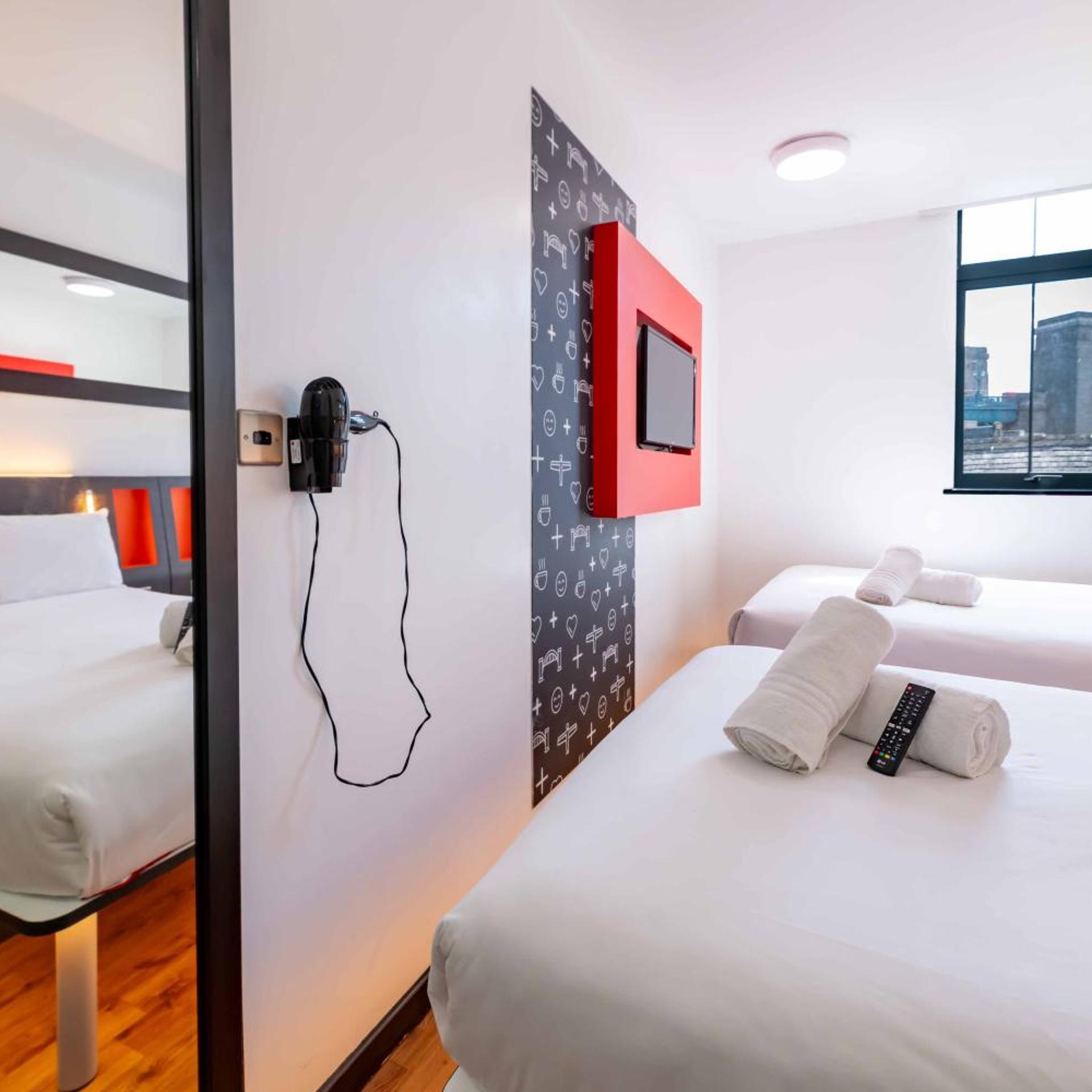 غرفة رباعية بسرير مزدوج، easyHotel Newcastle City Centre 10/10