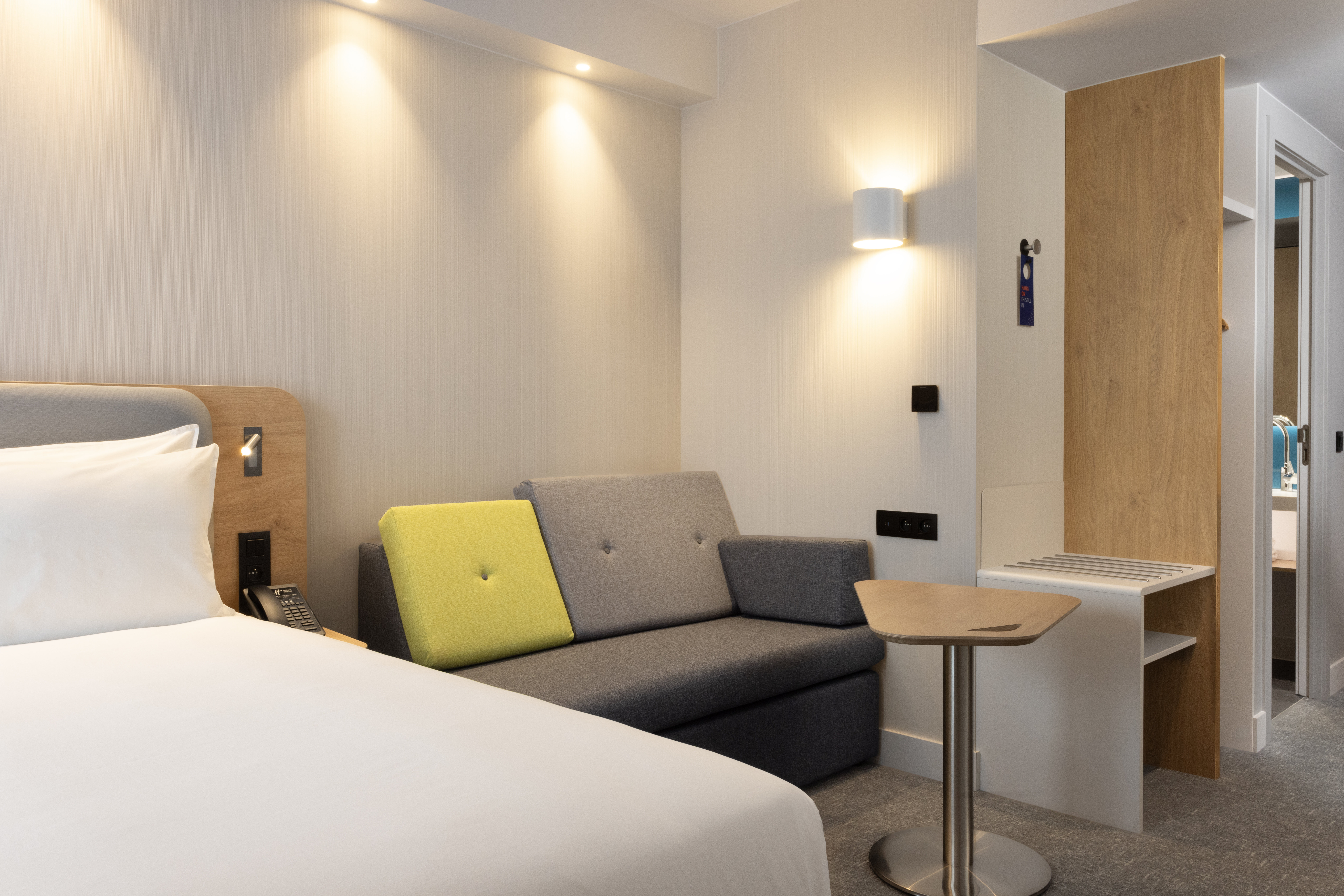 Standard, Queen Bed, Extra Floor Space, Sofa