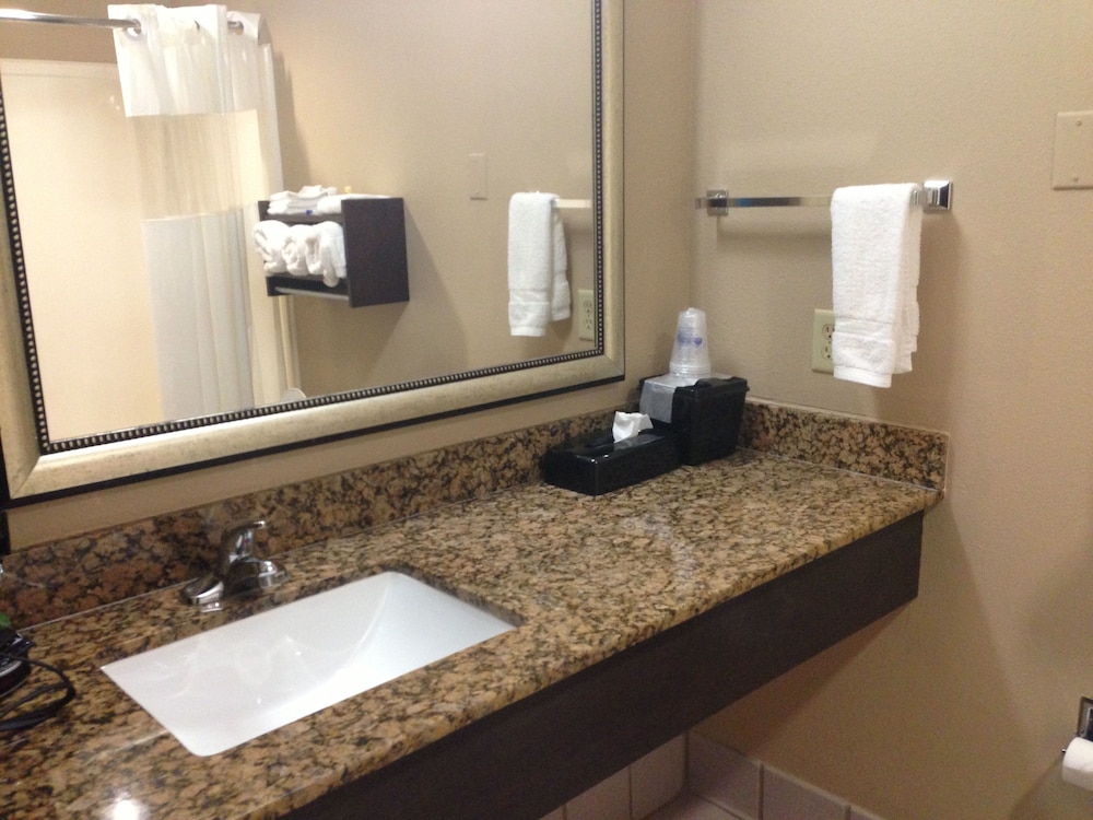 Best Western Inn & Suites - Lake Charles 18/40