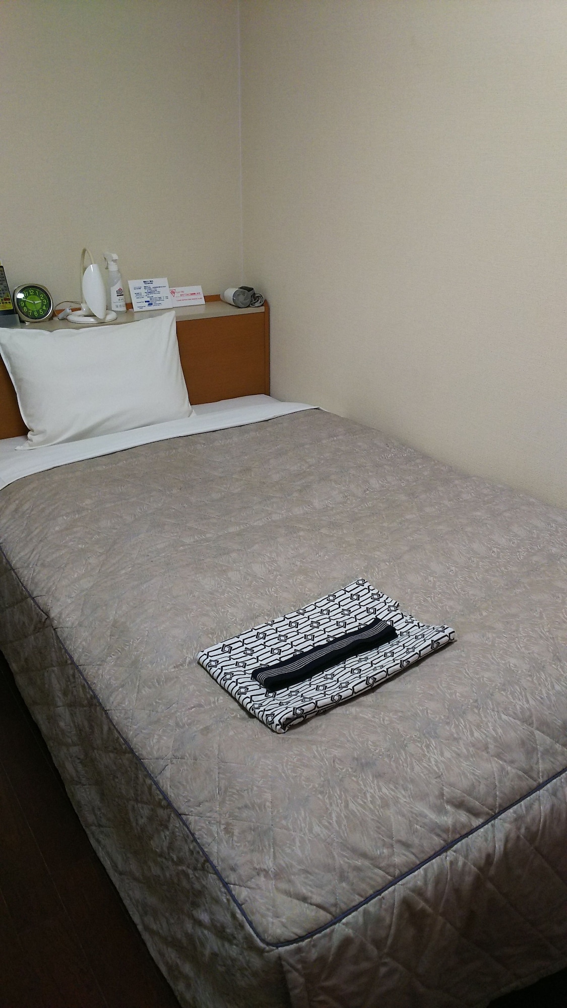 Standard, Single, Single Bed