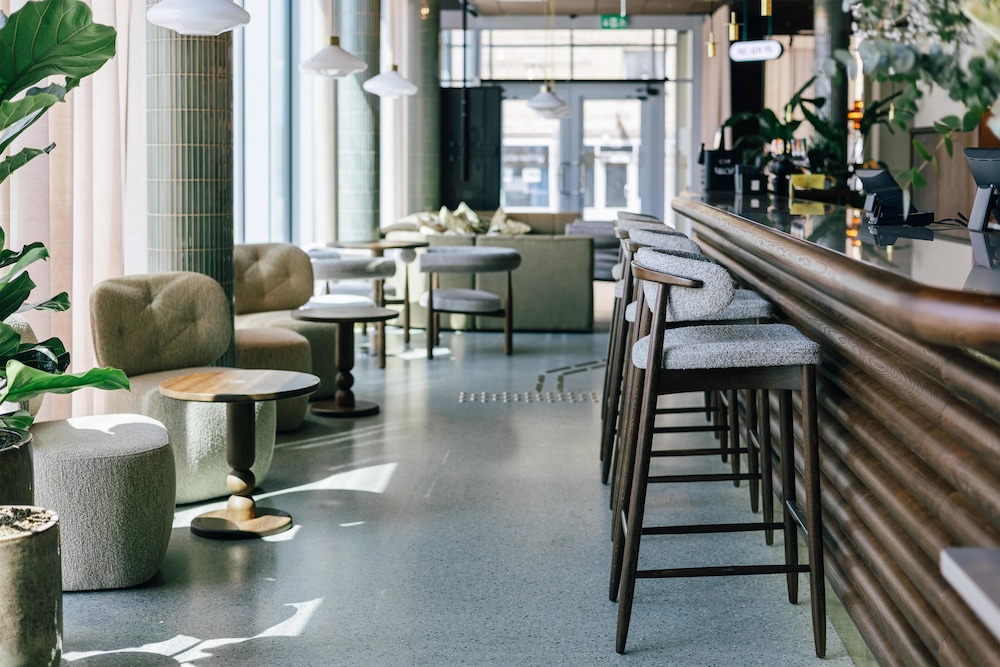 Willow, WorldHotels Crafted 42/48