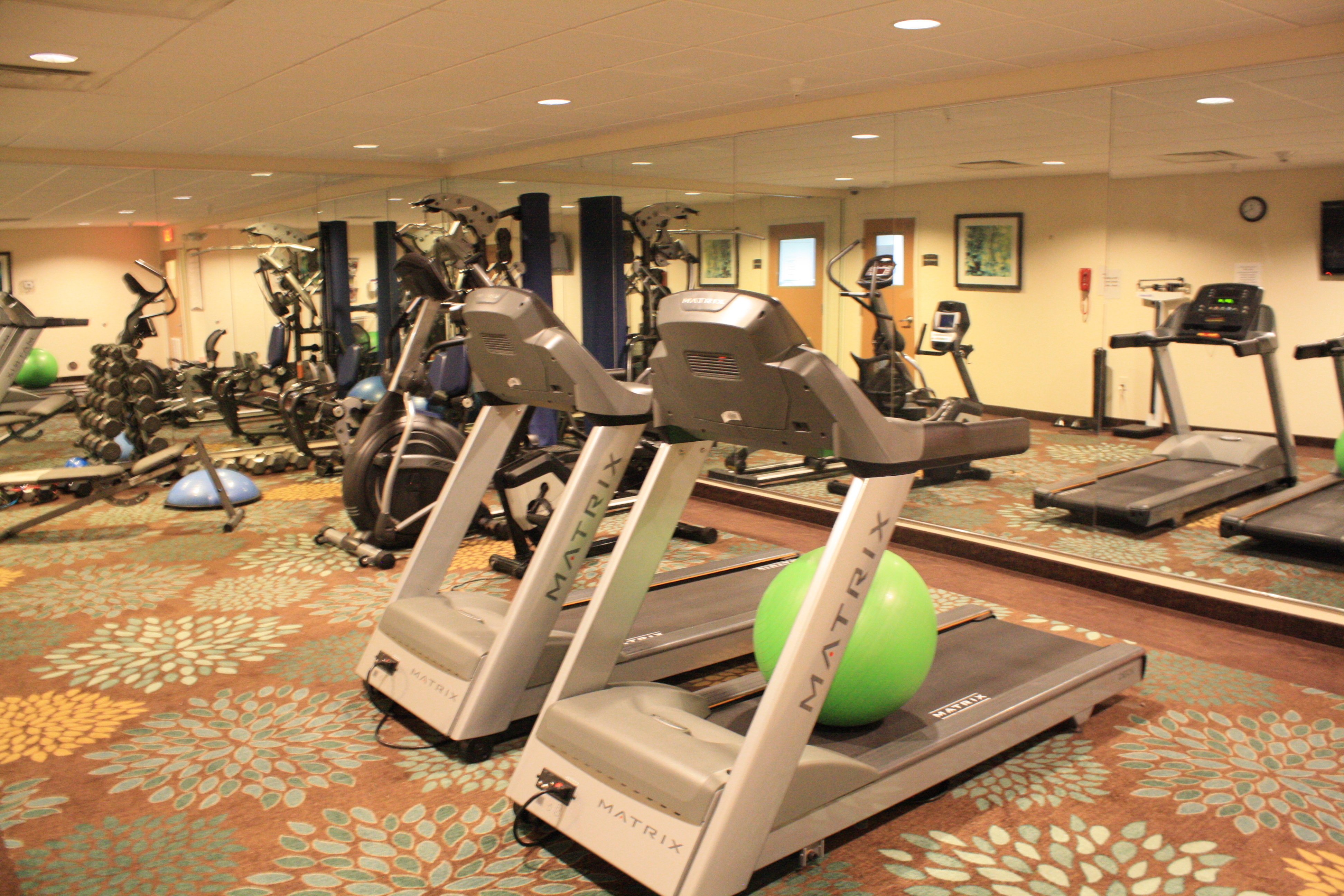 Staybridge Suites Minot 31/62