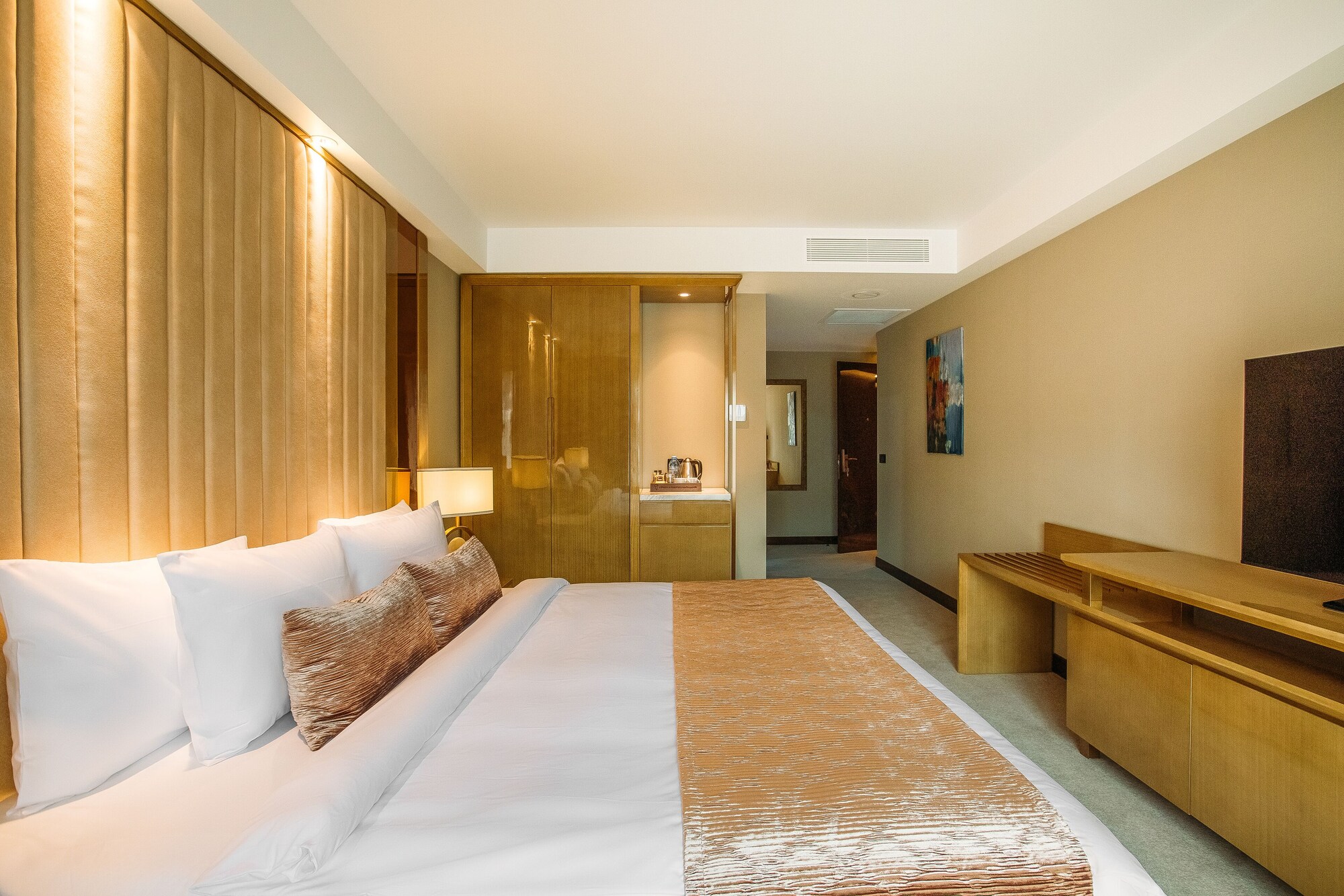 Superior, King Bed