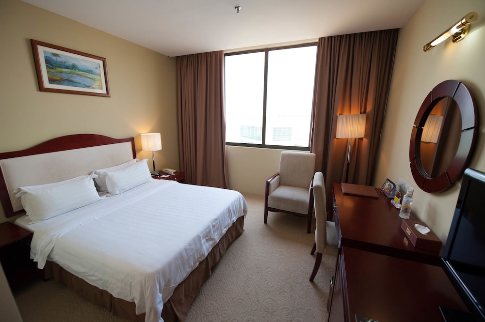 GAYA CENTRE HOTEL 18/42