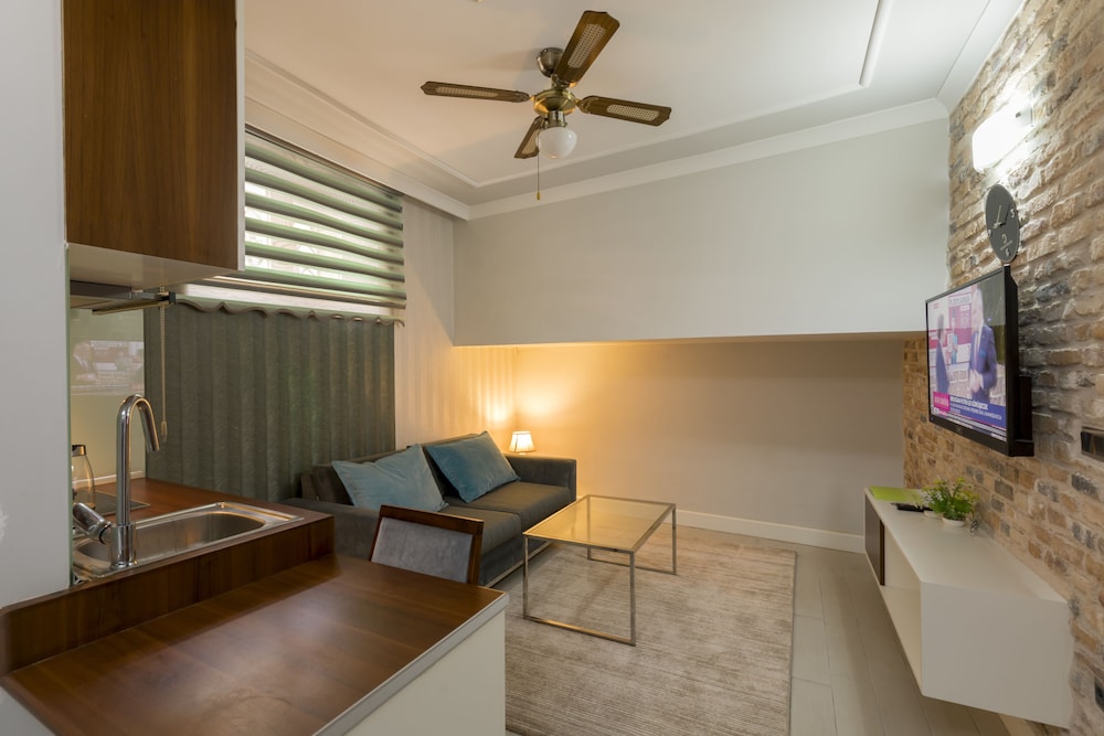 Delight Deluxe Apart Hotel 44/72