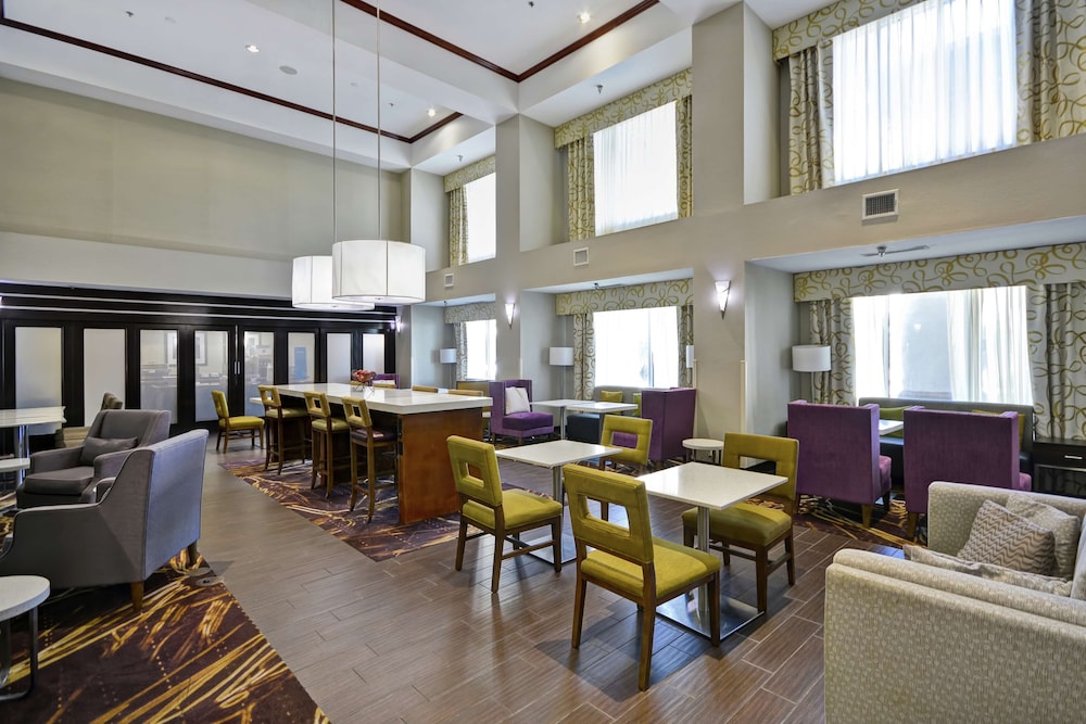 Hampton Inn and Suites Corpus Christi I-37 Navigation Blvd 36/48