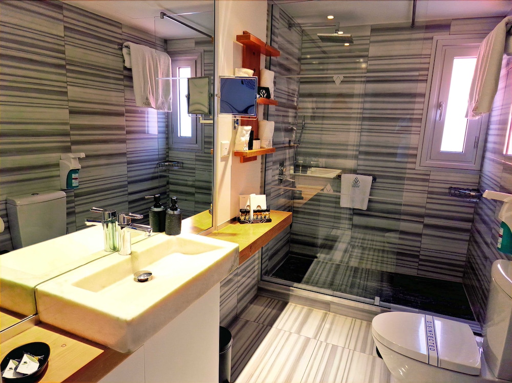 غرفة سوبيريور بسرير كوين بإطلالة على البحر بشرفة، The Ciao Stelio Deluxe Hotel - Adults Only 9/10