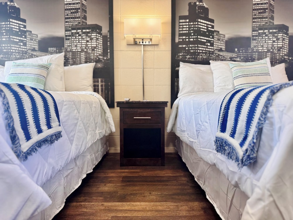 Redone, Standard, 2 Double Beds