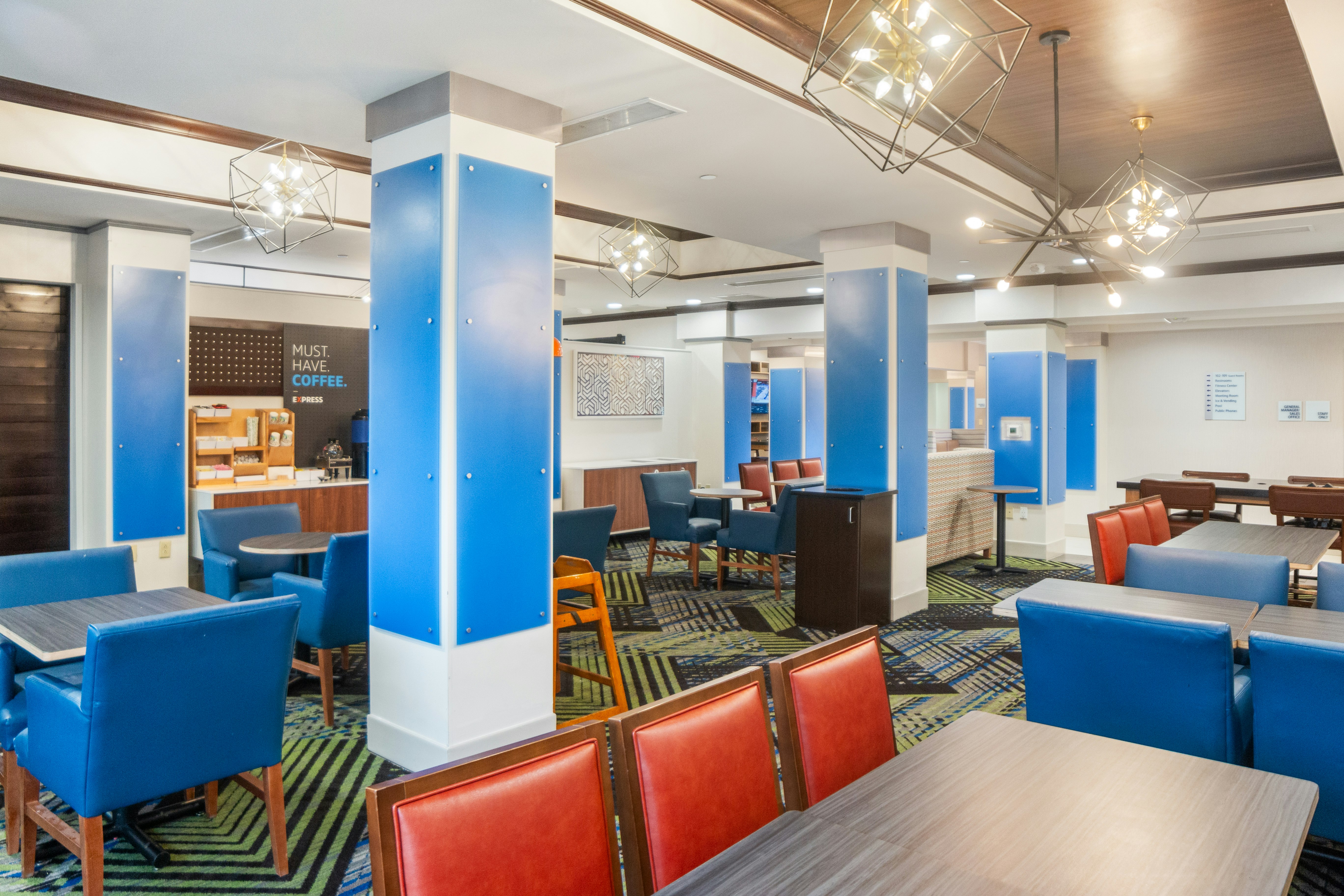 Holiday Inn Express Hotel & Suites Stroudsburg-Poconos 43/56