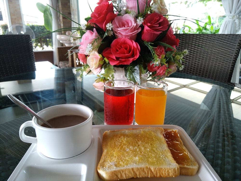 Khunyuw Hotel 42/63