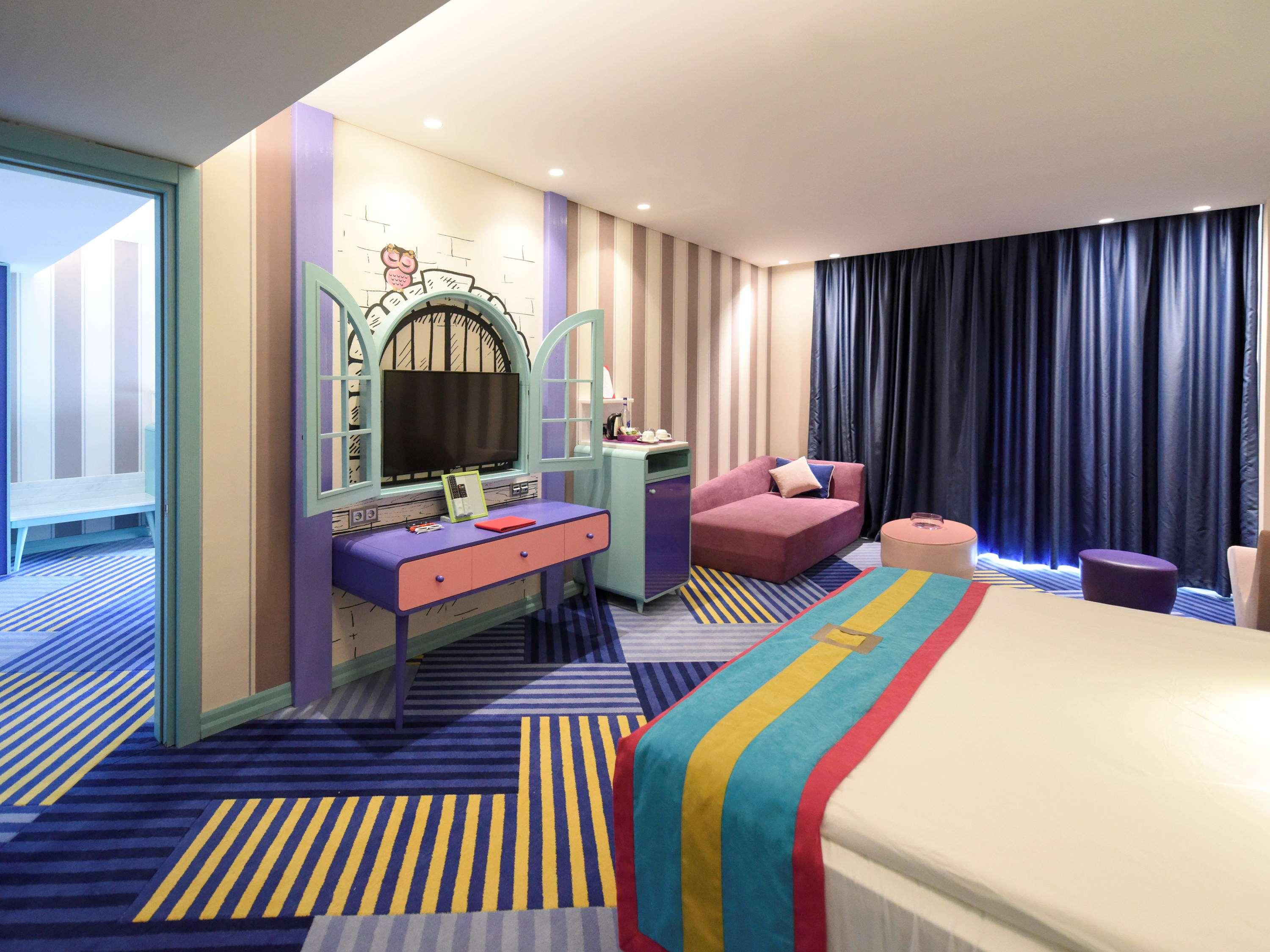 JUNIOR SUITE