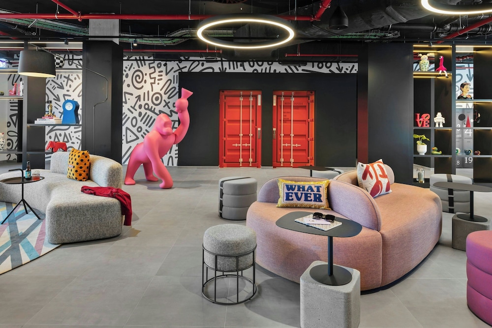 Moxy Alfragide Lisboa 37/58