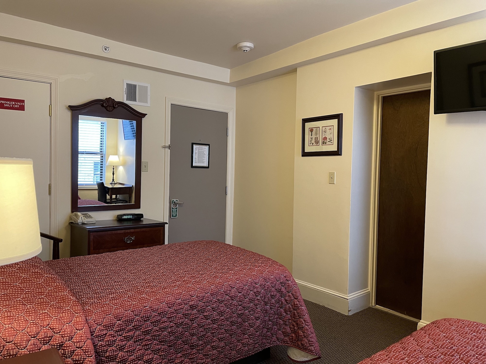 Standard, Twin Beds