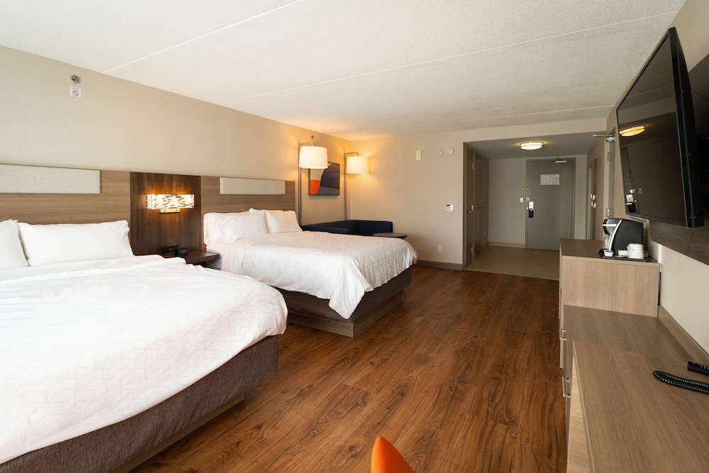 Holiday Inn Express Hotel Suites Kingston 18/72