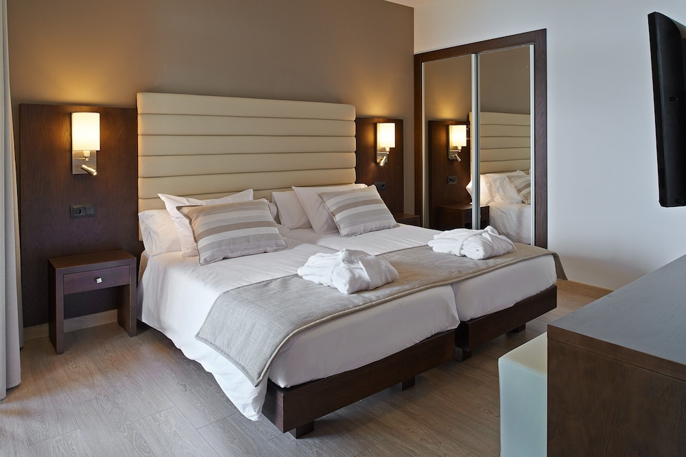 Marins Beach Club Adults Only 15/50