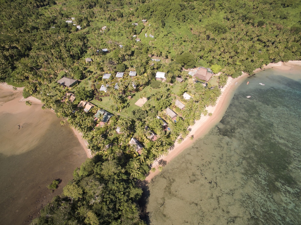 Beqa Lagoon Resort 68/70