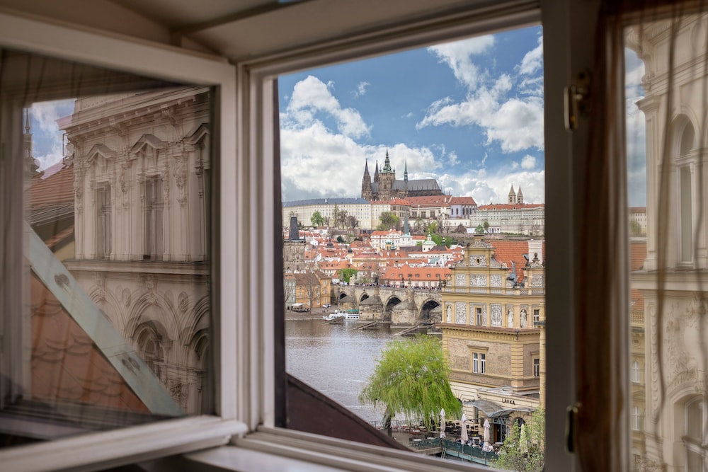 The Mozart Prague 4/72
