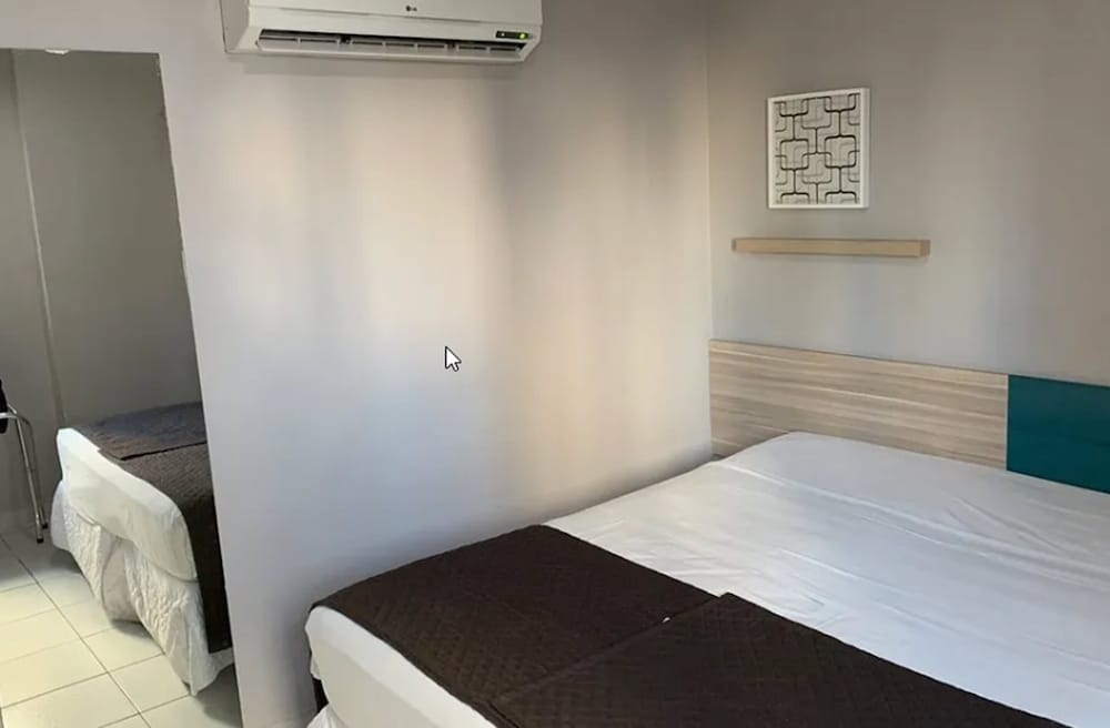 ROOM, 1 QUEEN AND 1 SINGLE BED