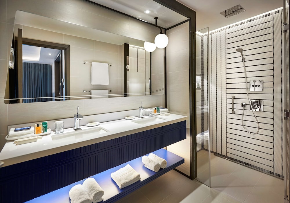 Hilton London Heathrow Airport 35/81