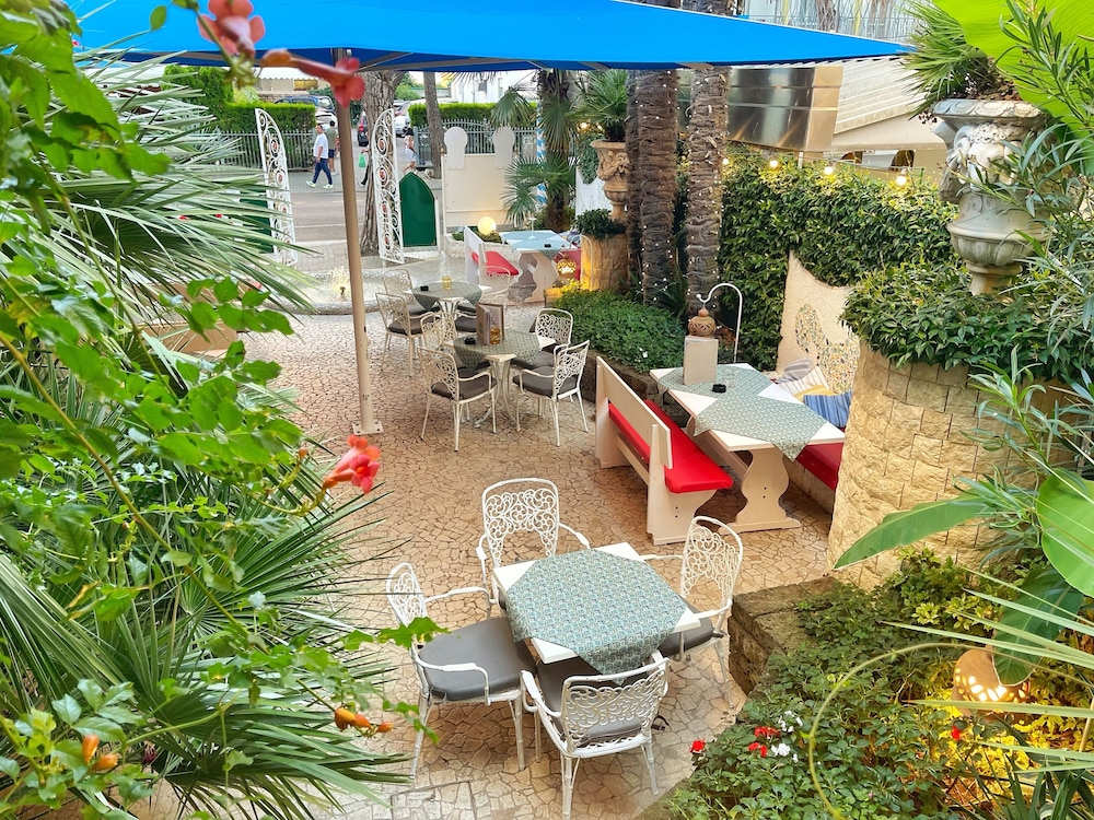 Milton Boutique Hotel - Adults Only 46/50