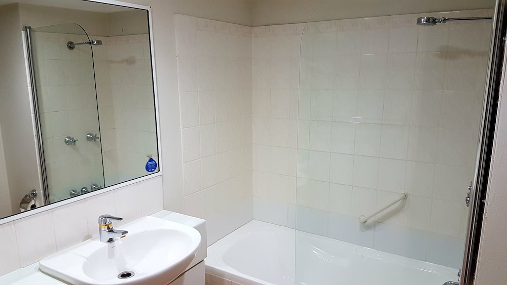 غرفة ثلاثية بسرير مزدوج وسرير فردي، Outrigger Resort 5/9