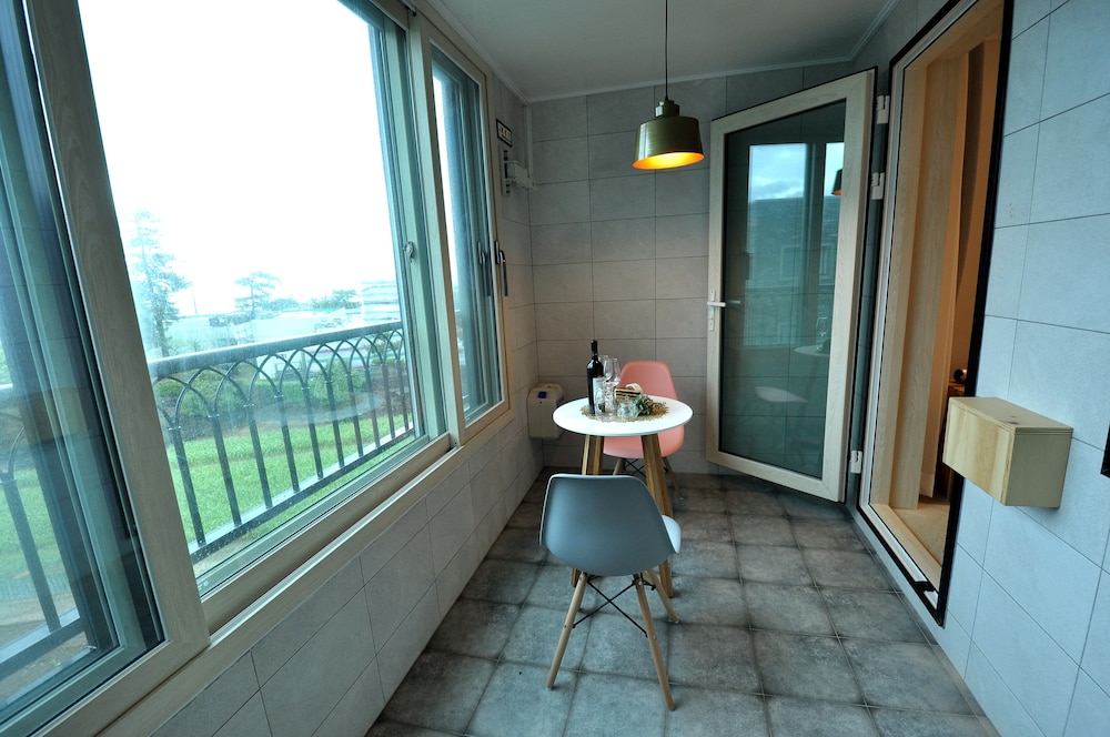 Bookchon Place Jeju 32/60