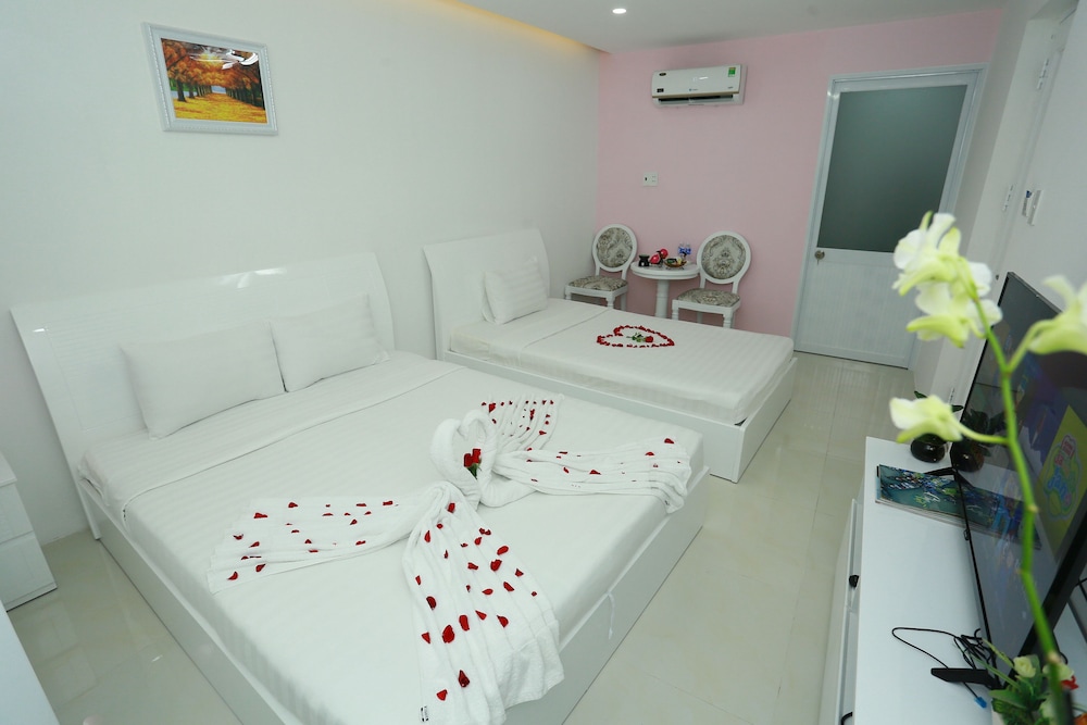 Valentine Hotel 29/50