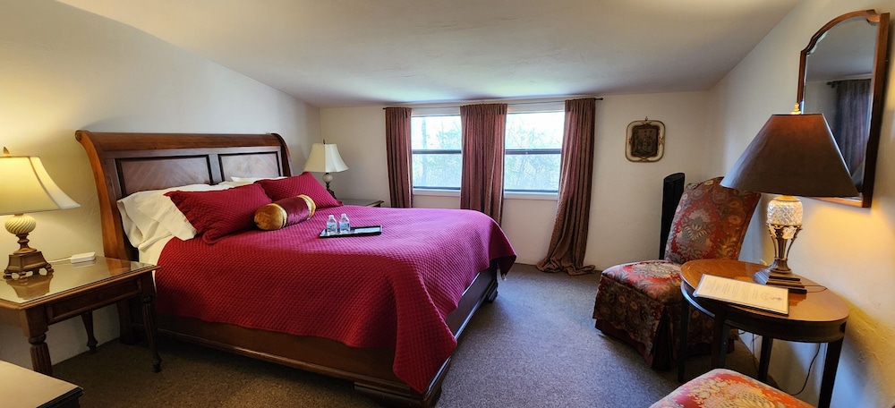 Lily Creek Lodge 20/68