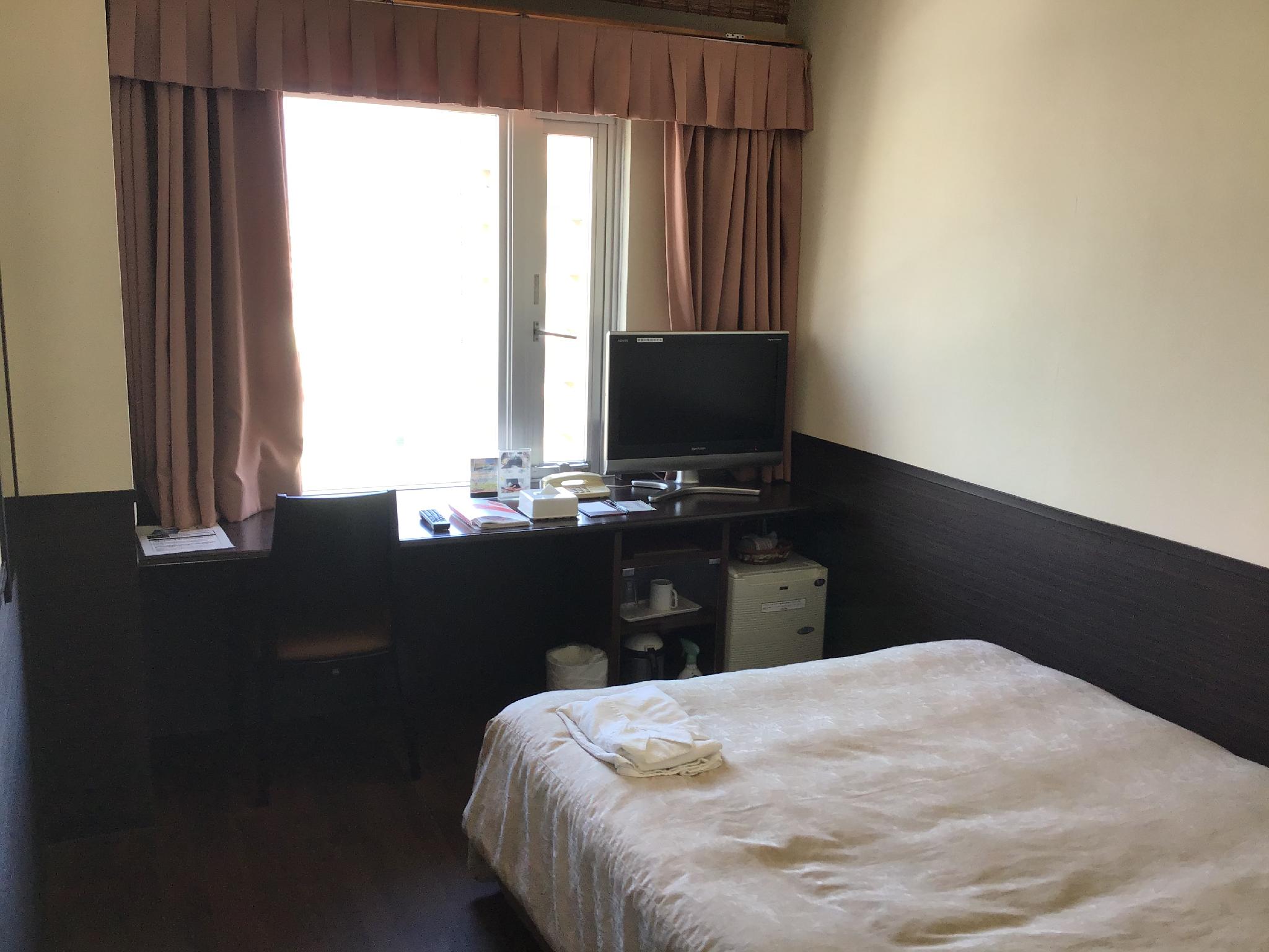 Semi Room, Single, Semi Double Bed