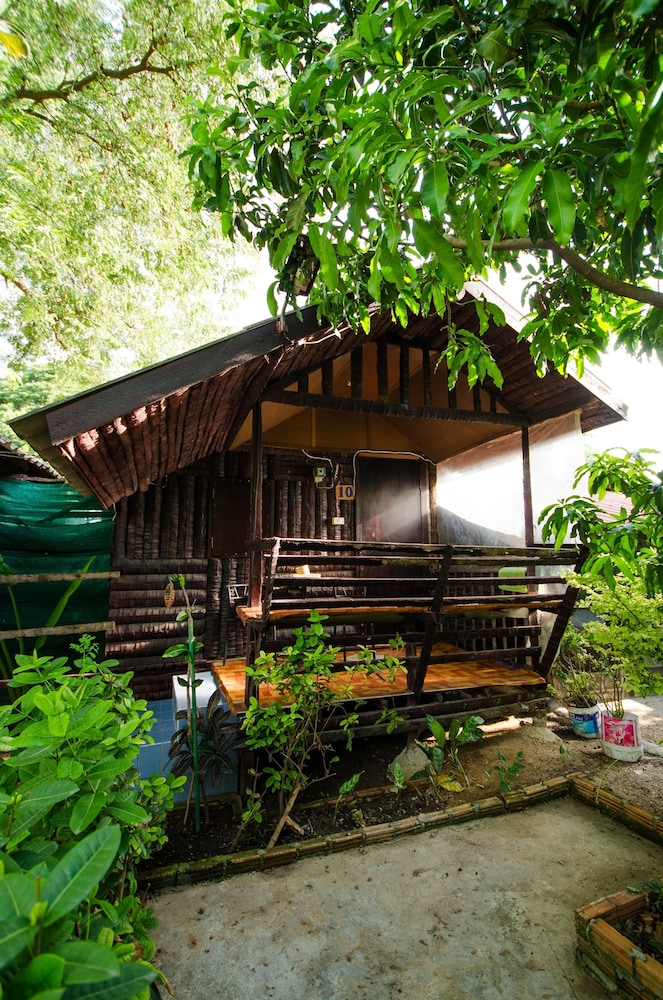 Nid's Bungalows 3/63