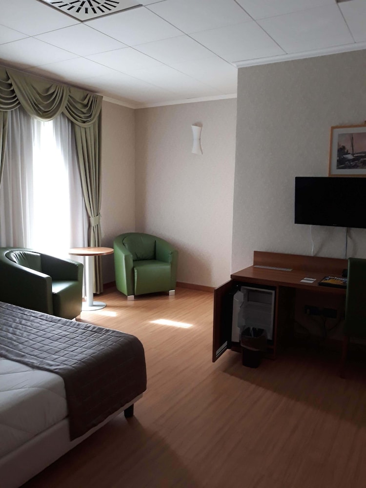 ELE Green Park Hotel Pamphili 11/65