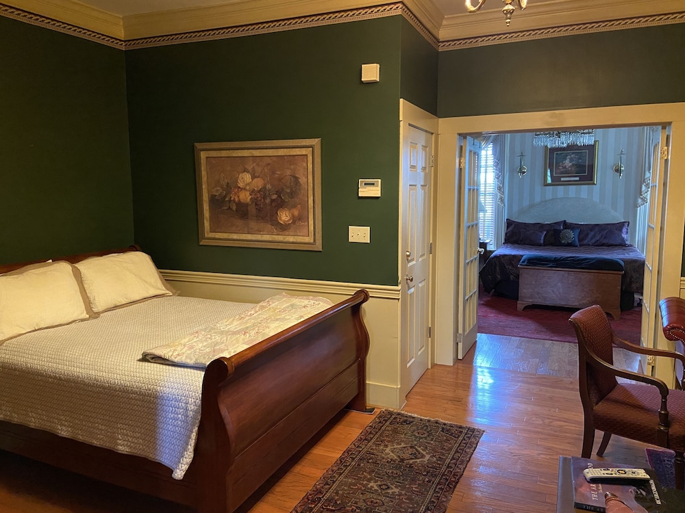 Emmas Bed and Breakfast 11/28