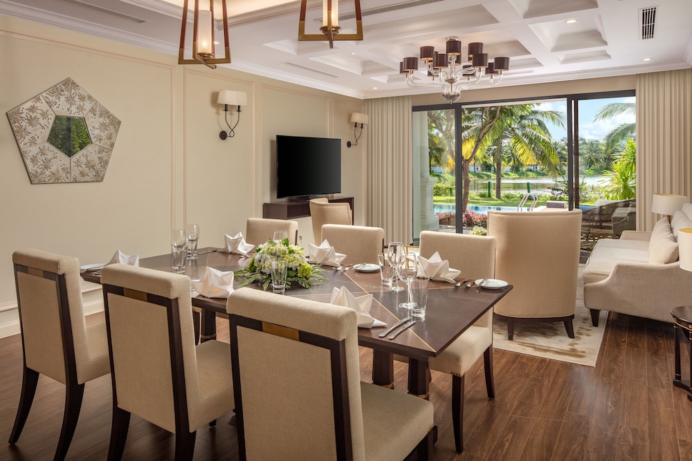 Melia Vinpearl Cam Ranh Beach Resort 67/74