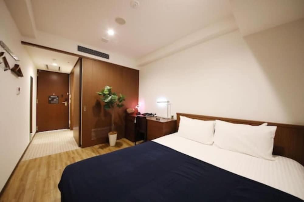 Toho Hotel Zonk Hakata 7/48